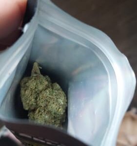 Customer review Super Lemon Haze with photo - Spliff