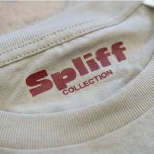 Tee-Shirt FEEL THE DIVINE – Spliff accessory, close-up