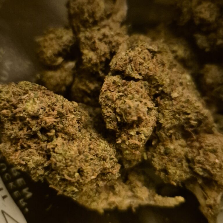 Click to view full screen Customer review Banana Berry with photo - Spliff
