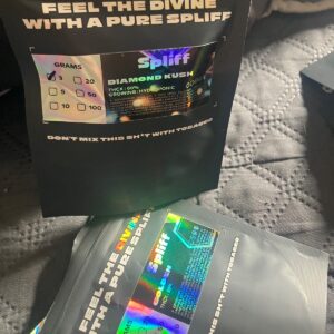 Customer review Diamond Kush with photo - Spliff