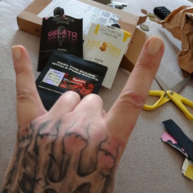 Click to view full screen Customer review Magic Vape Live Rosin with photo - Spliff