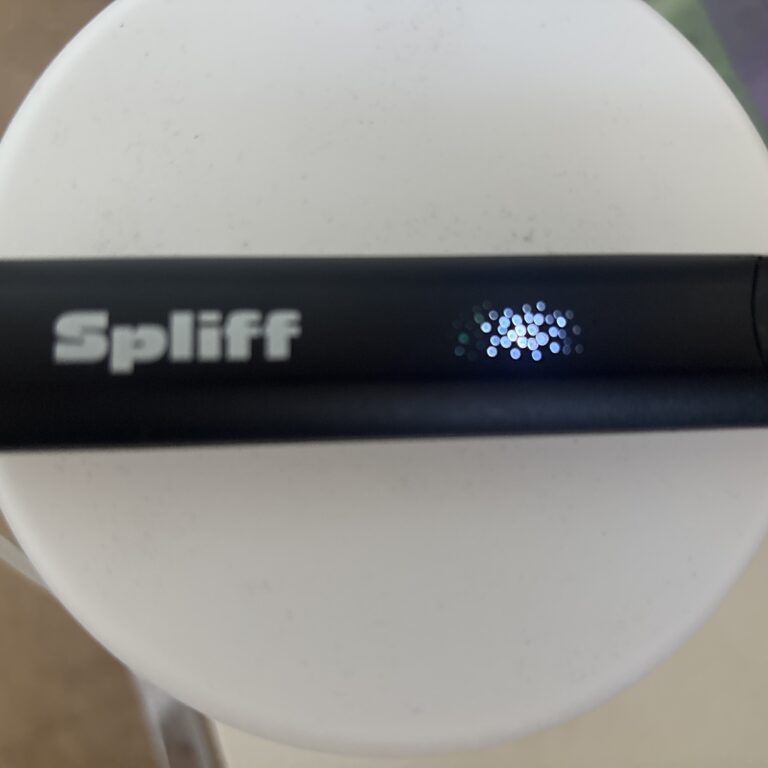 Click to view full screen Customer review Magic Vape with photo - Spliff