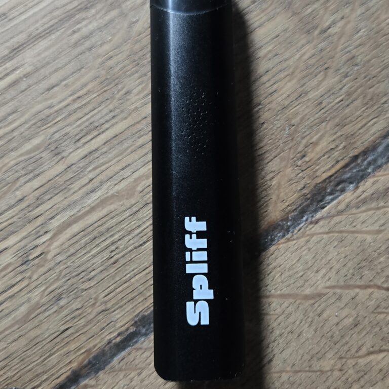 Click to view full screen Customer review Magic Vape with photo - Spliff
