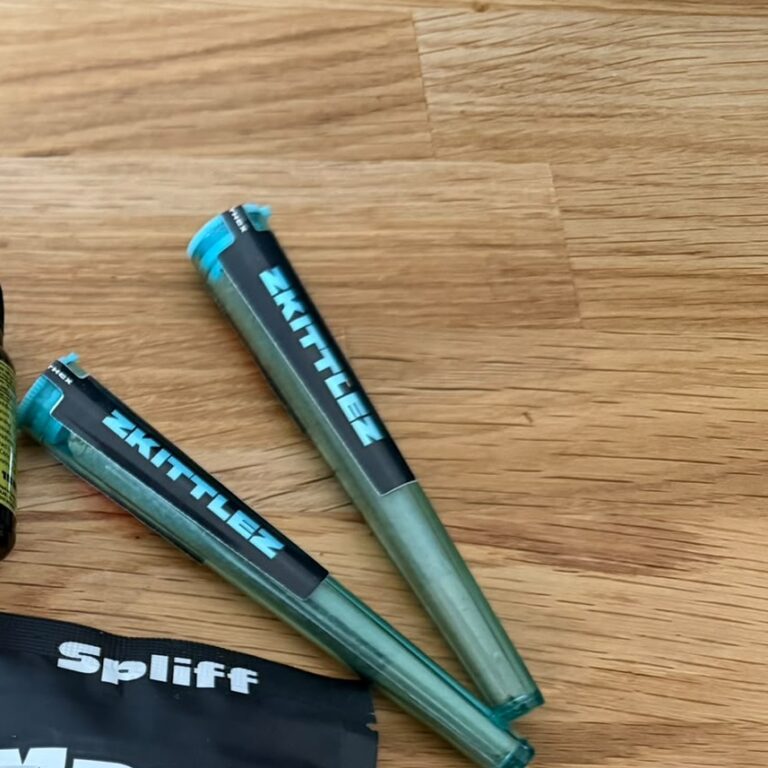 Click to view full screen Customer review Pre-rolled THCX joint - Royal Hash with photo - Spliff