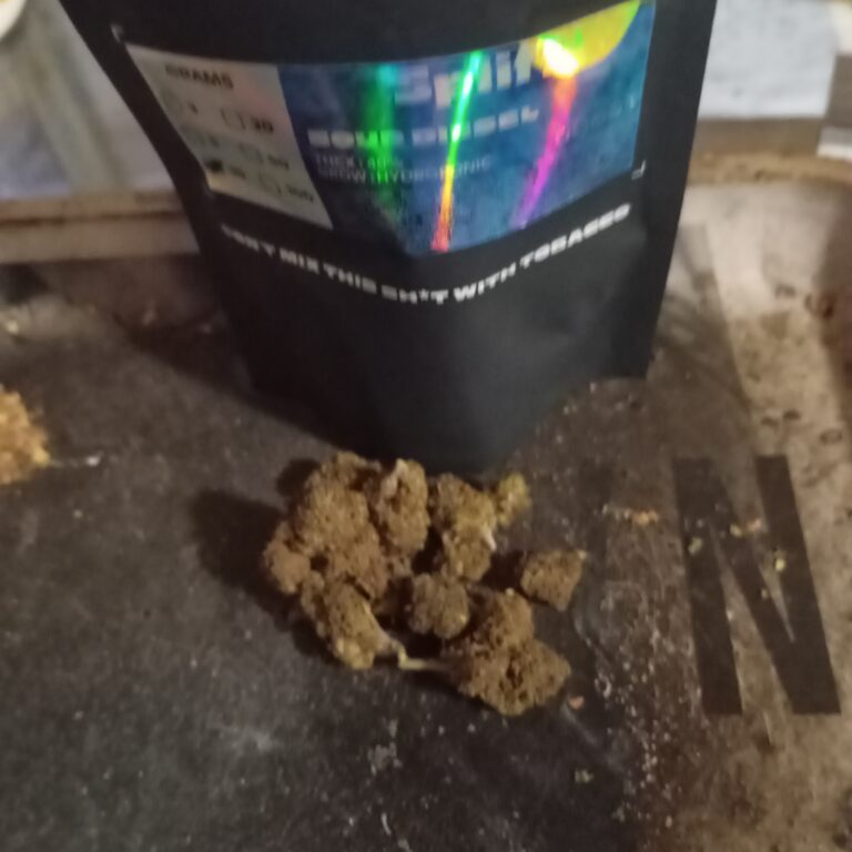 Click to view full screen Customer review Sour Diesel with photo - Spliff